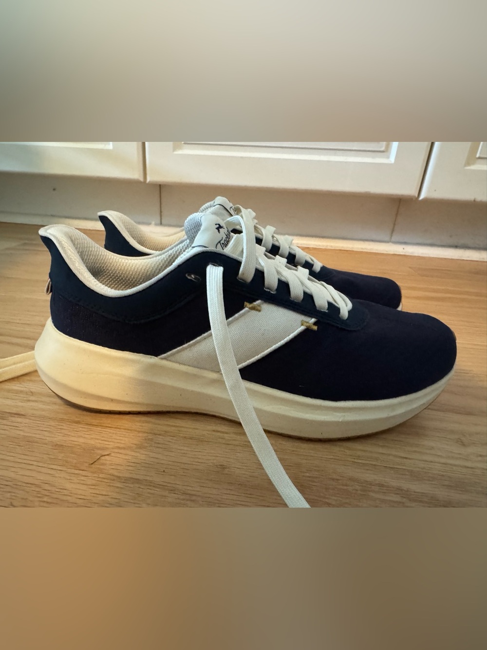Tracksmith Eliot Runner - Picture 4 of 9